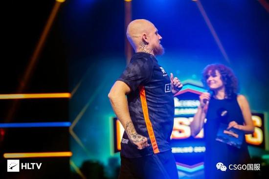 PSG向老将致敬：让我们共同支持S15的告别